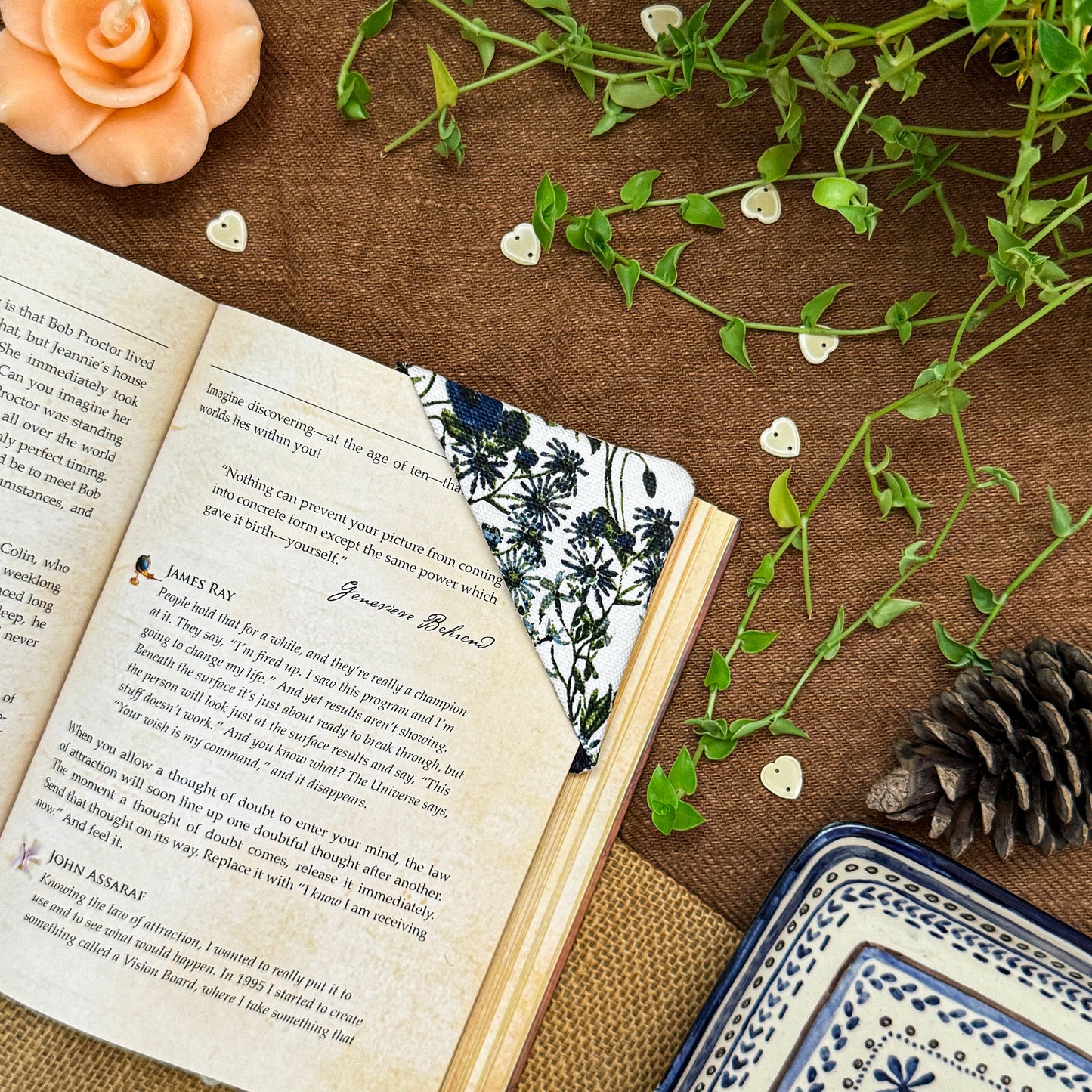 CORNER BOOKMARK - Indigo Vines