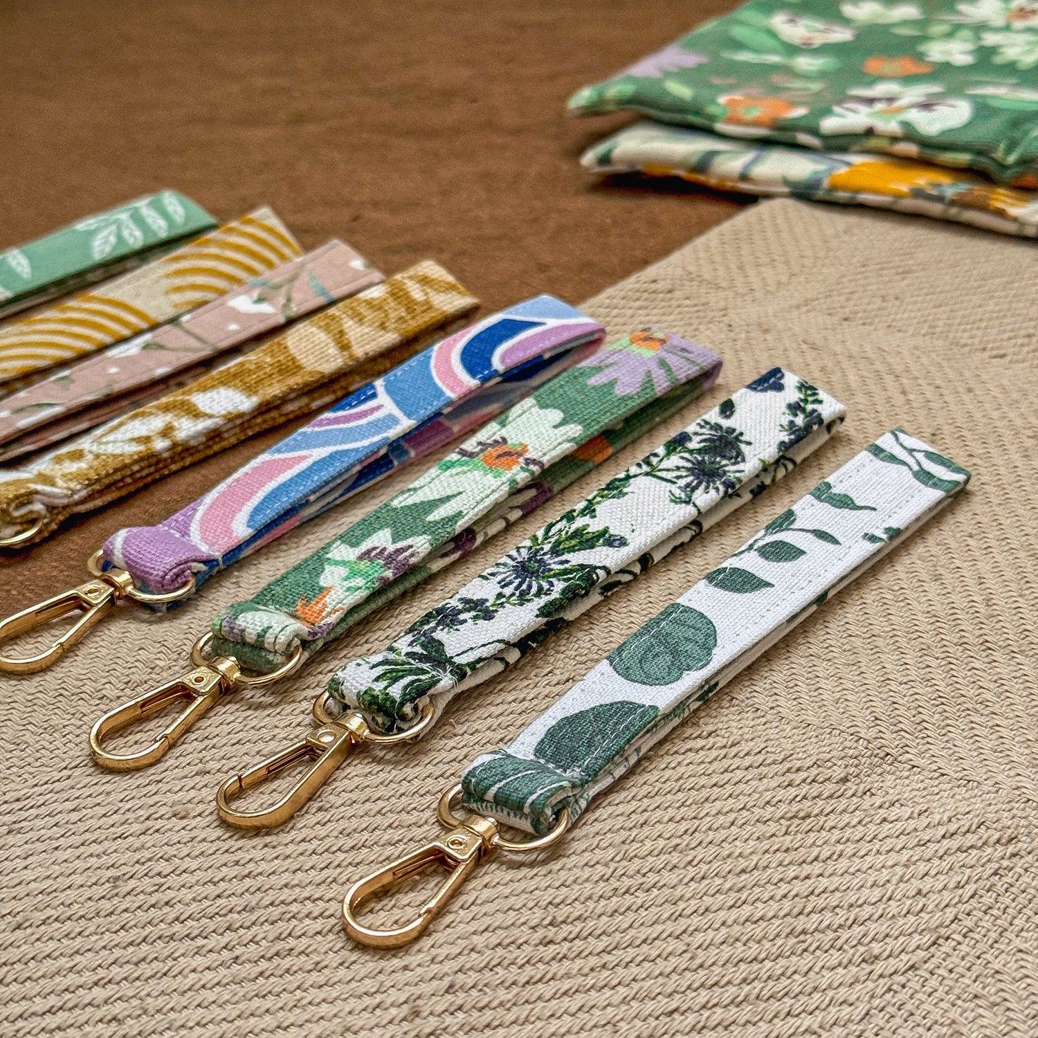 KEYCHAIN WRISTLETS