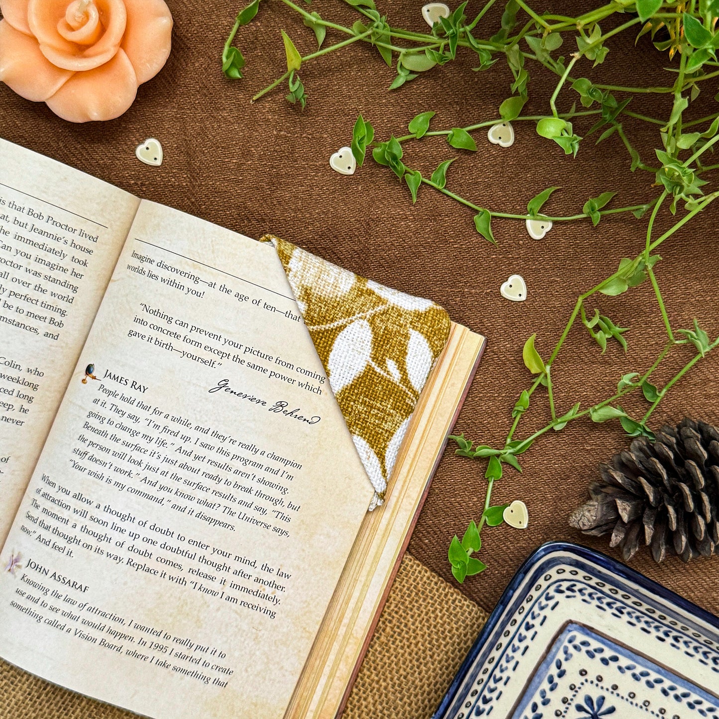 CORNER BOOKMARK - Golden Meadow