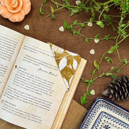 CORNER BOOKMARK - Golden Meadow