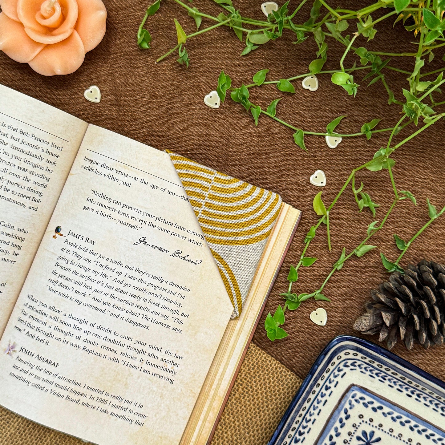 CORNER BOOKMARK - Mustard Swirl
