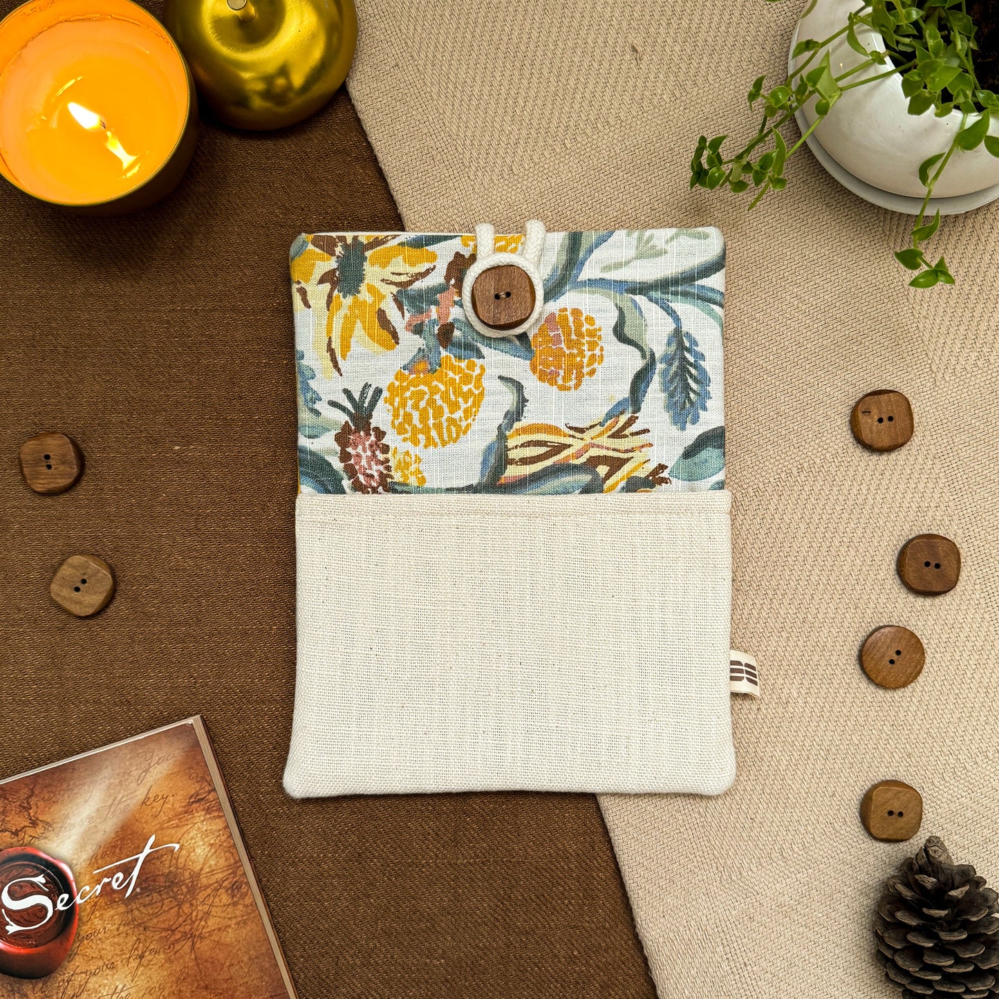 BOOK SLEEVE - Wild Bloom