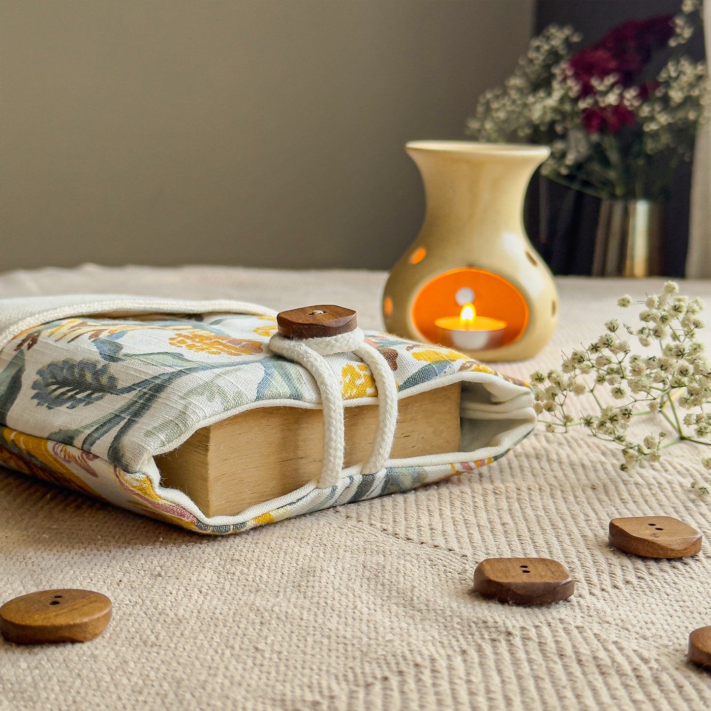 BOOK SLEEVE - Wild Bloom