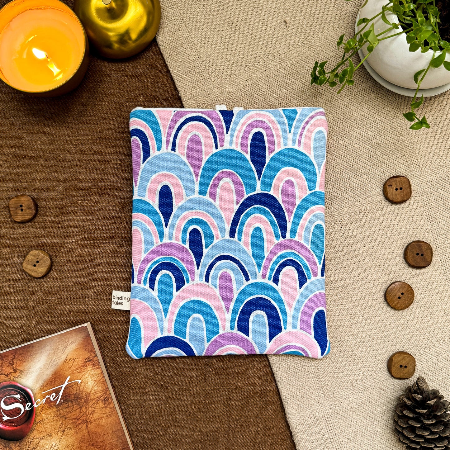 BOOK SLEEVE - Rainbow Hills