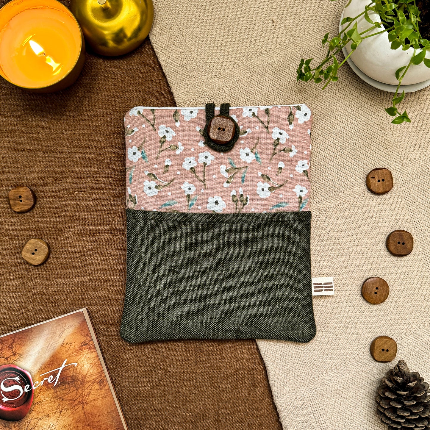 BOOK SLEEVE - Blush Bloom