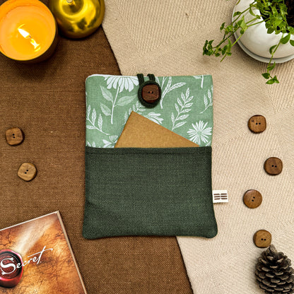 BOOK SLEEVE - Daisy Whisper