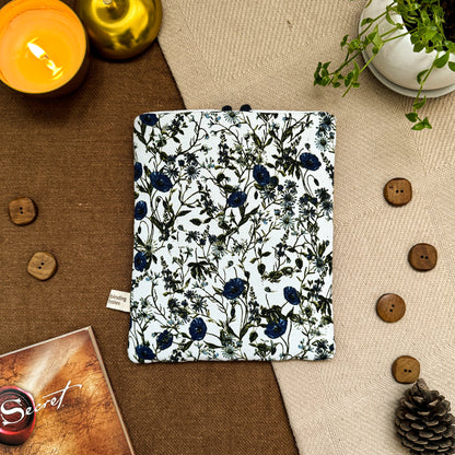 BOOK SLEEVE - Indigo Vines