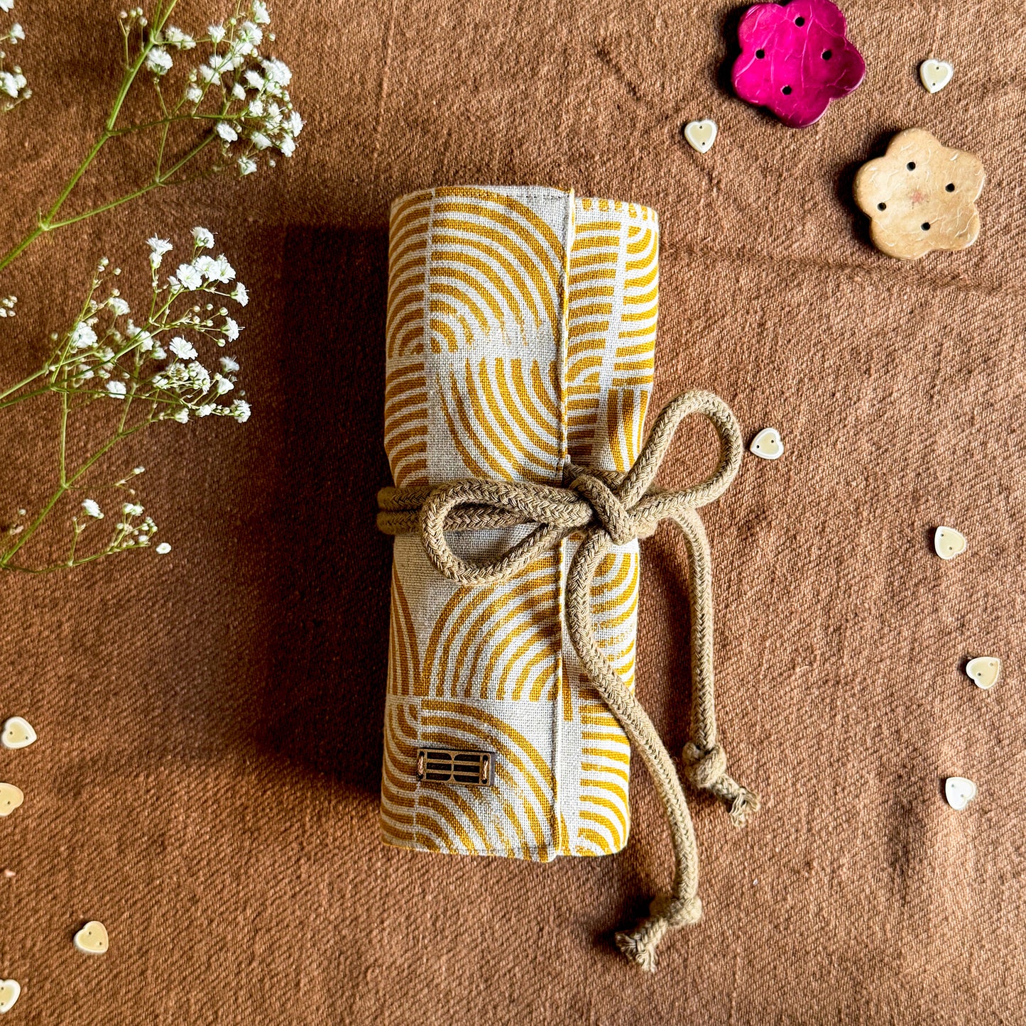 STATIONERY ROLL - Mustard Swirl